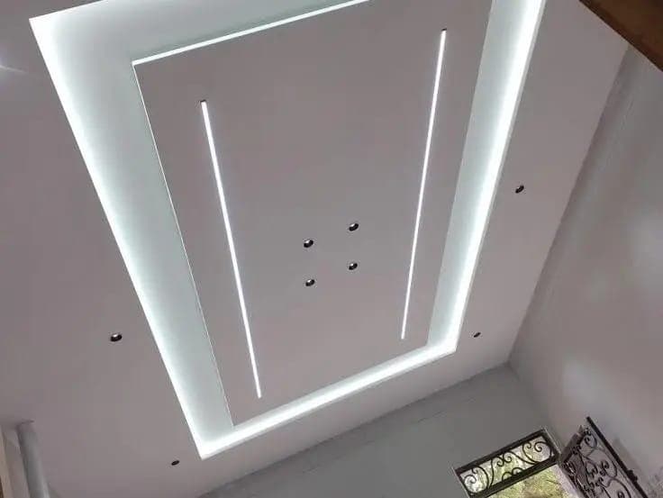 سقف جبس بخطوط إضاءة LED